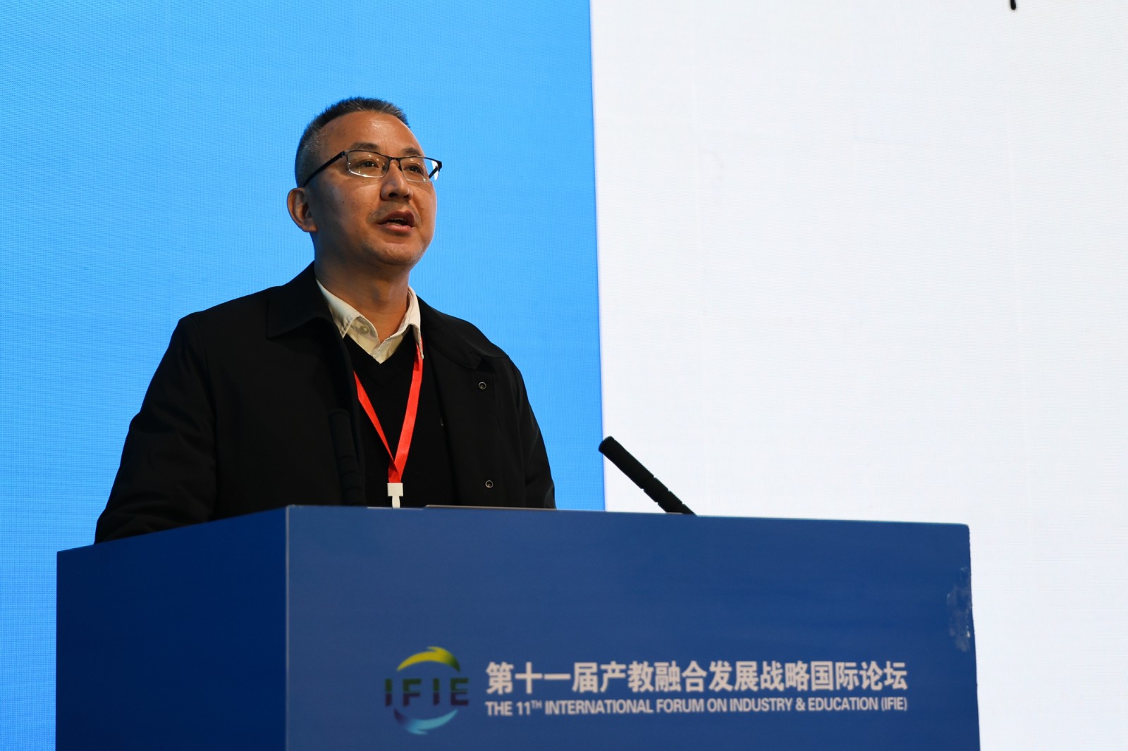 15c511d1b890860e.jpg