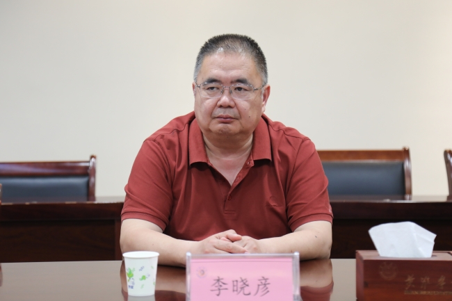 李校长.jpg