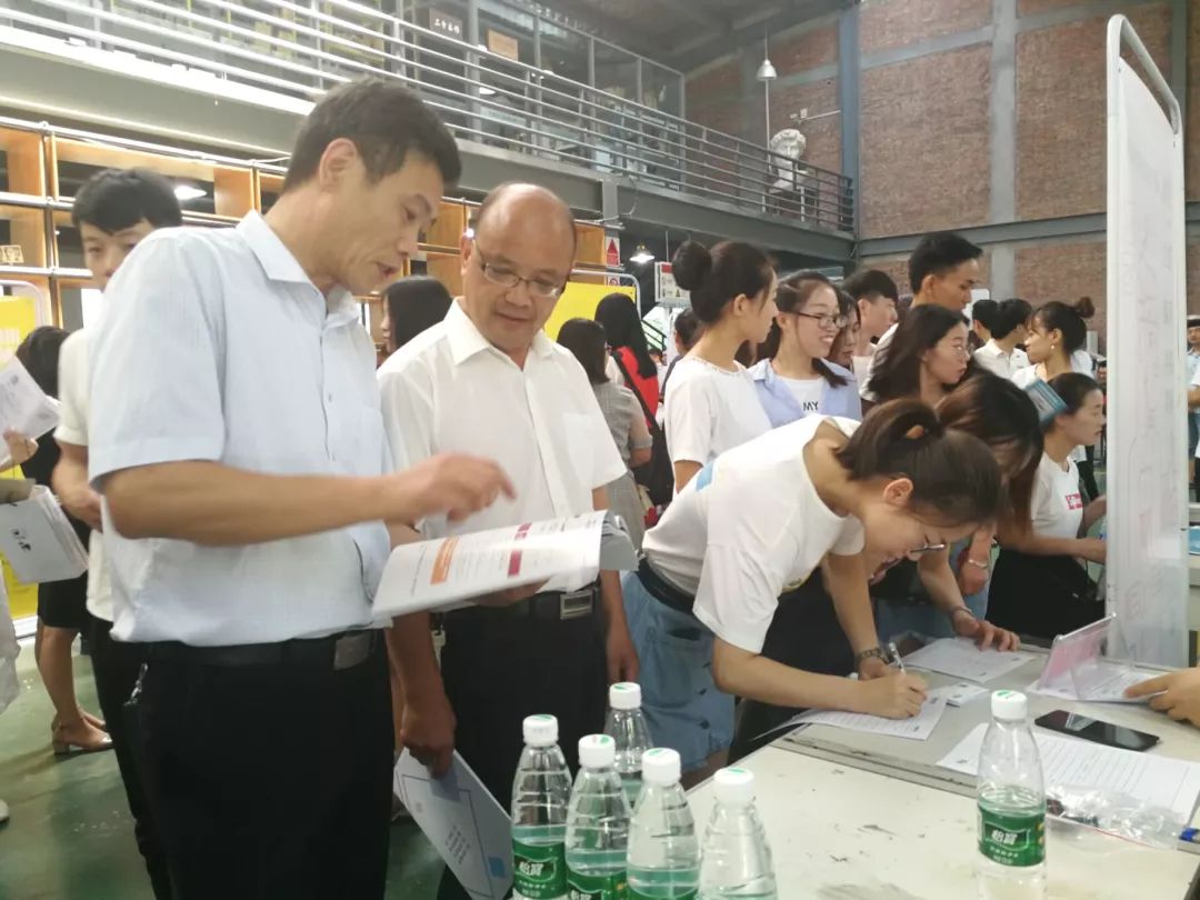 https://mmbiz.qpic.cn/mmbiz_jpg/l0sh3AKt8cBta6CciaHEiawn9SbSblXkf05krdu4sGKFqv1TmVAMgsWecpdeMGpJAgiaRLYFiakic8pguGRmSicKCm3A/640?wx_fmt=jpeg&wxfrom=5&wx_lazy=1