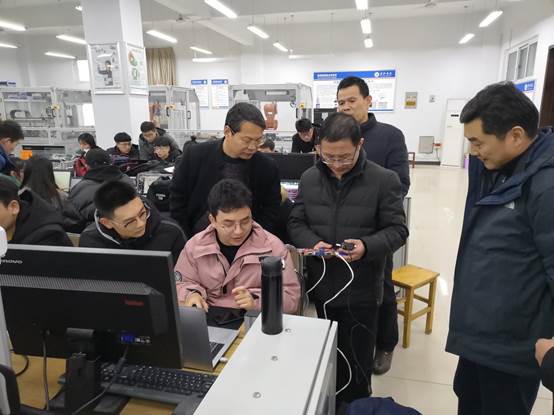 说明: C:\Users\Administrator\Desktop\实训照片\教务处巡视\IMG_20191224_155547.jpg