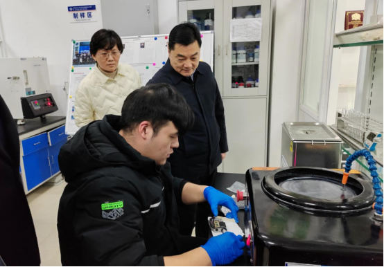 校领导带队开展实验室安全检查工作